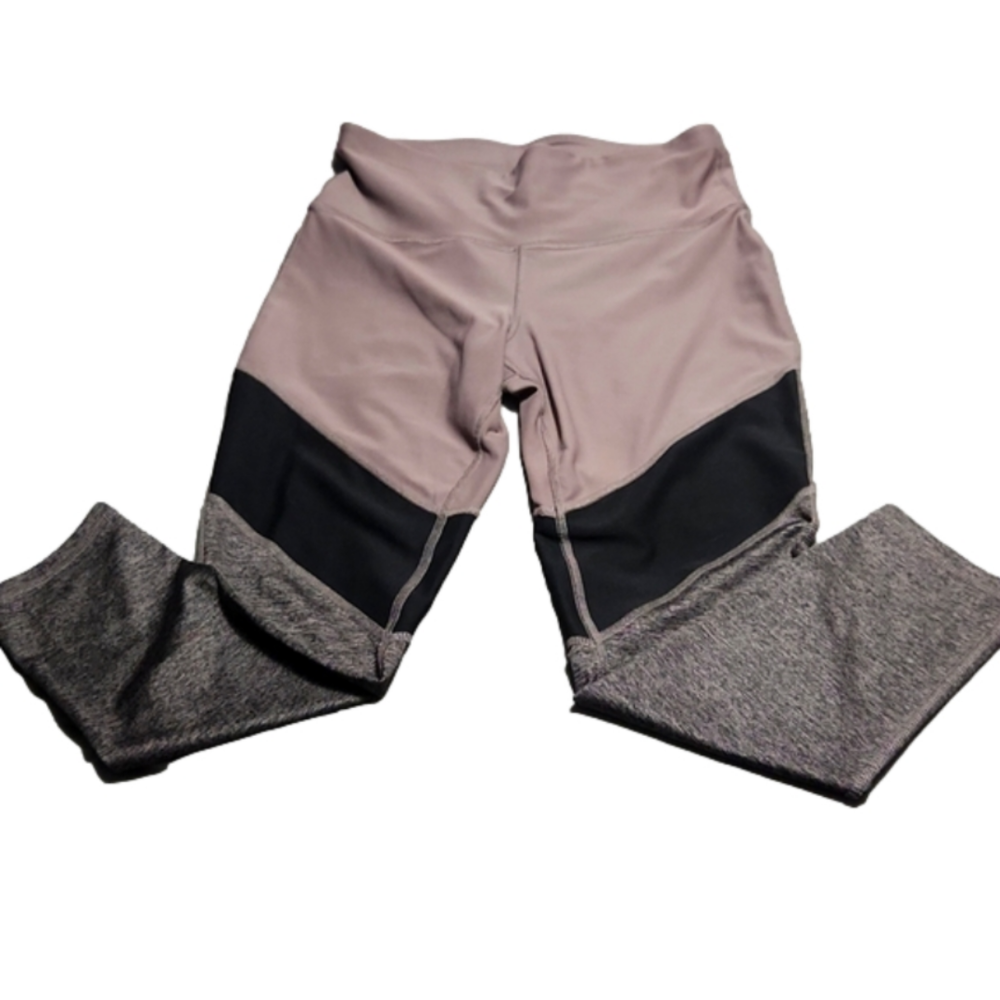 Xersion Capri Workout Pants Medium